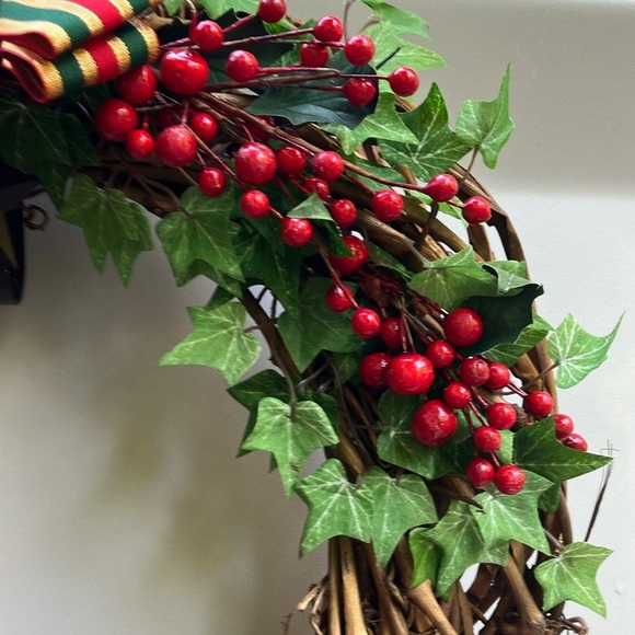 Festive Green and Red Holiday Wreath - Picture 7 of 10